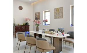 Bán nhà Giáp Bát, đường lớn không bụi,45m2, giá 36 tỷ i (0393372883)